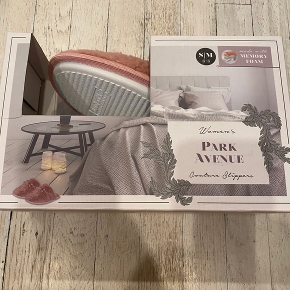 Park Ave couture pink slippers memory foam S/M - Picture 4 of 11